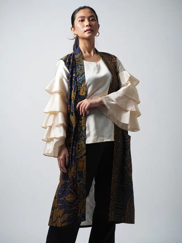 Batik Kontemporer Lengan Tiered
