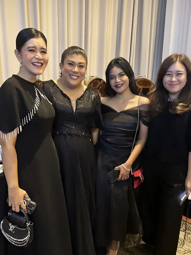 Gaya Pejabat dan Istri Pejabat Hadir Resepsi Luna Maya di Jakarta