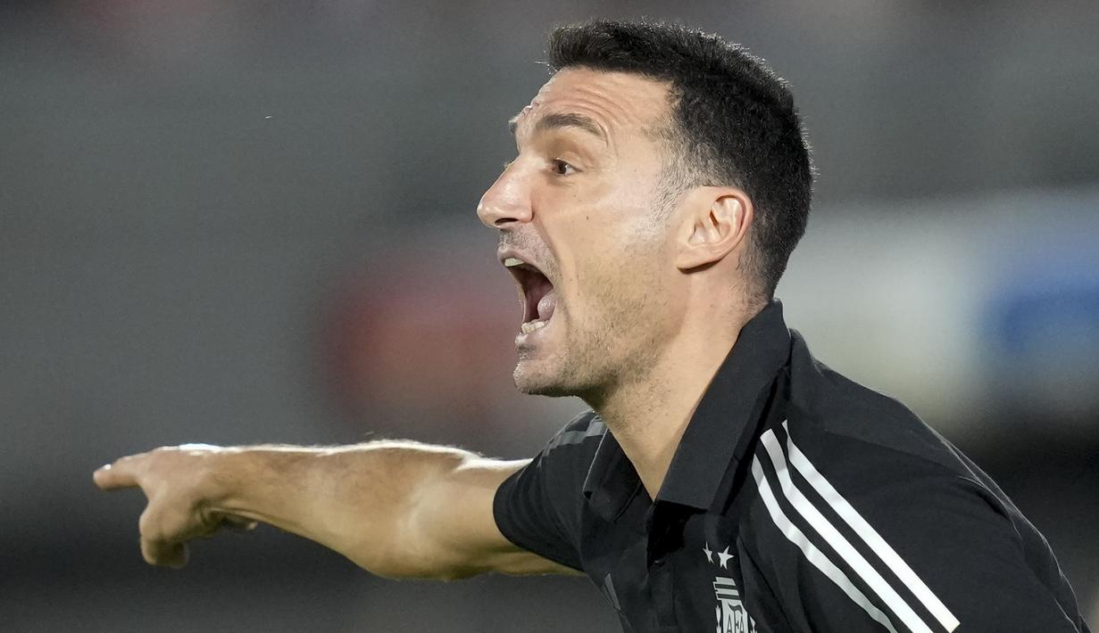 Peluang demi peluang kembali didapatkan tim asuhan Lionel Scaloni, namun masih gagal menembus gawang Paraguay. (AP/Jorge Saenz)