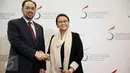 Menlu Afghanistan, Salahuddin Rabbani (kiri) dan Menlu RI, Retno Marsudi menggelar preskon di sela pertemuan KTT LB OKI di Jakarta, Minggu (6/2/2016). Indonesia dan Afganistan membahas proyek Indonesian Islamic Center (IIC) (Liputan6.com/Faizal Fanani)