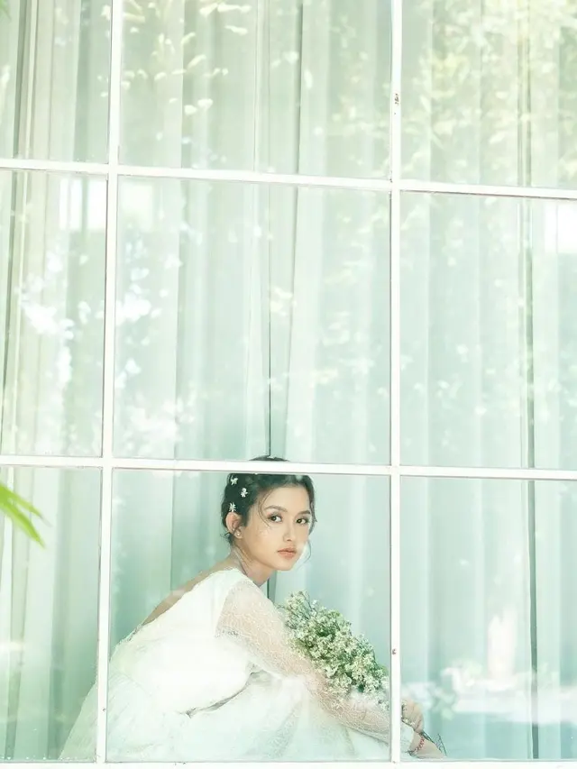 Inspirasi Gaya Sarah Menzel Kekasih Azriel