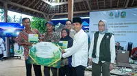 Tepati Janji ke Warga Banyuwangi, Menhut Serahkan SK TORA dan HKm 160,735 Hektar