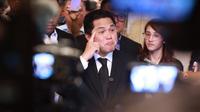 Ketua Umum PSSI terpilih untuk periode 2023-2027, Erick Thohir memberikan keterangan pers sesaat setelah berakhirnya Kongres Luar Biasa (KLB) PSSI di Hotel Shangri-La, Jakarta Pusat pada Kamis (16/2/2023). Erick Thohir berhasil mengungguli calon lainnya, La Nyalla Mahmud Mattalitti dengan perolehan suara 64 berbanding 22. (Bola.com/M Iqbal Ichsan)