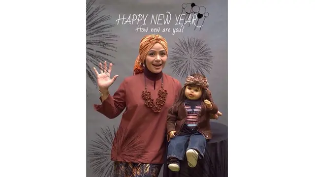 Ria Enes dan Boneka Susan merupakan salah satu ikon dunia hiburan yang begitu dicintai anak-anak pada era 90-an.