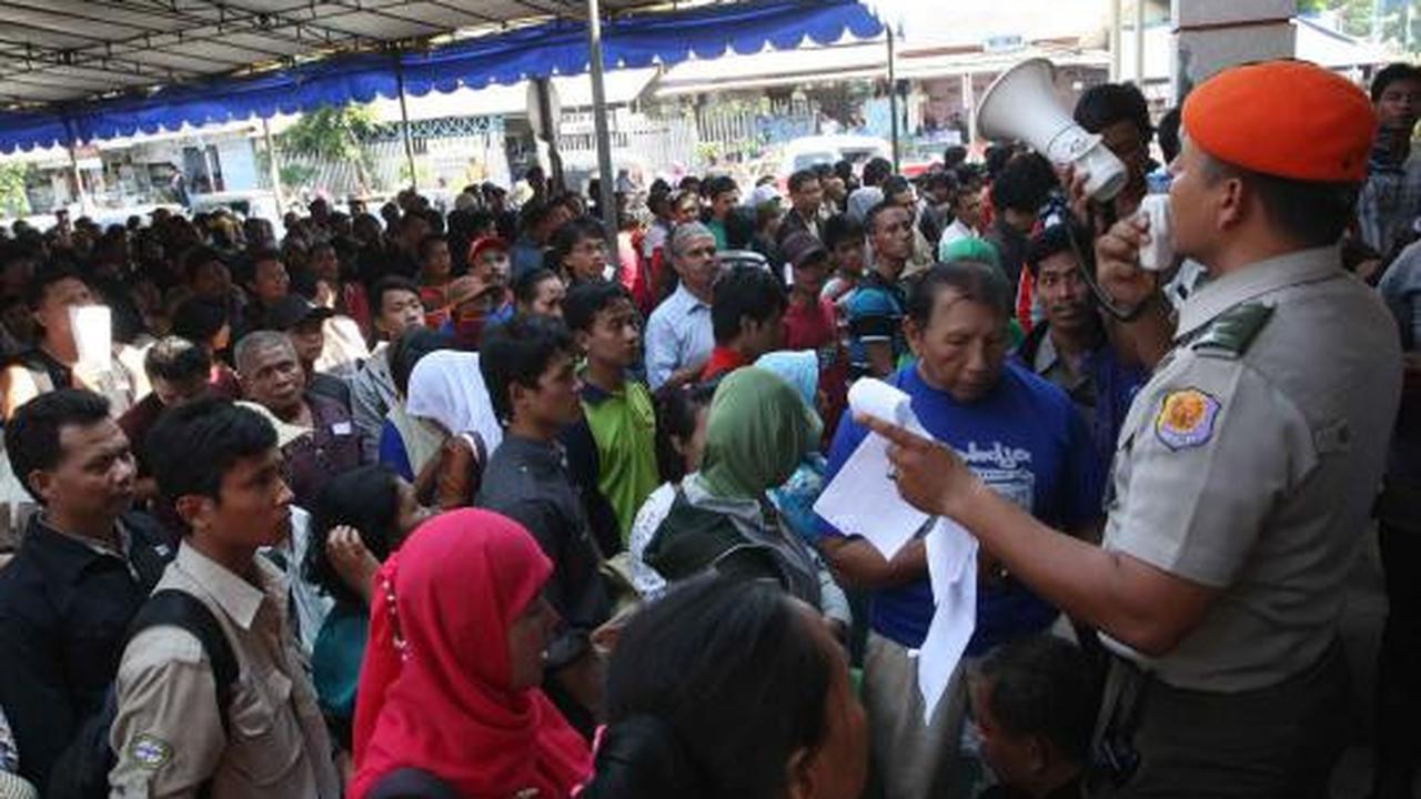 Calon pemudik rela antre tiket sejak pukul 4 pagi