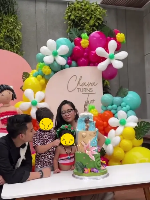6 Momen Rachel Vennya dan Niko Al Hakim Rayakan Ultah Sang Putri, Kompak