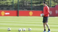 Legenda MU Desak Mourinho Pertahankan Ibrahimovic