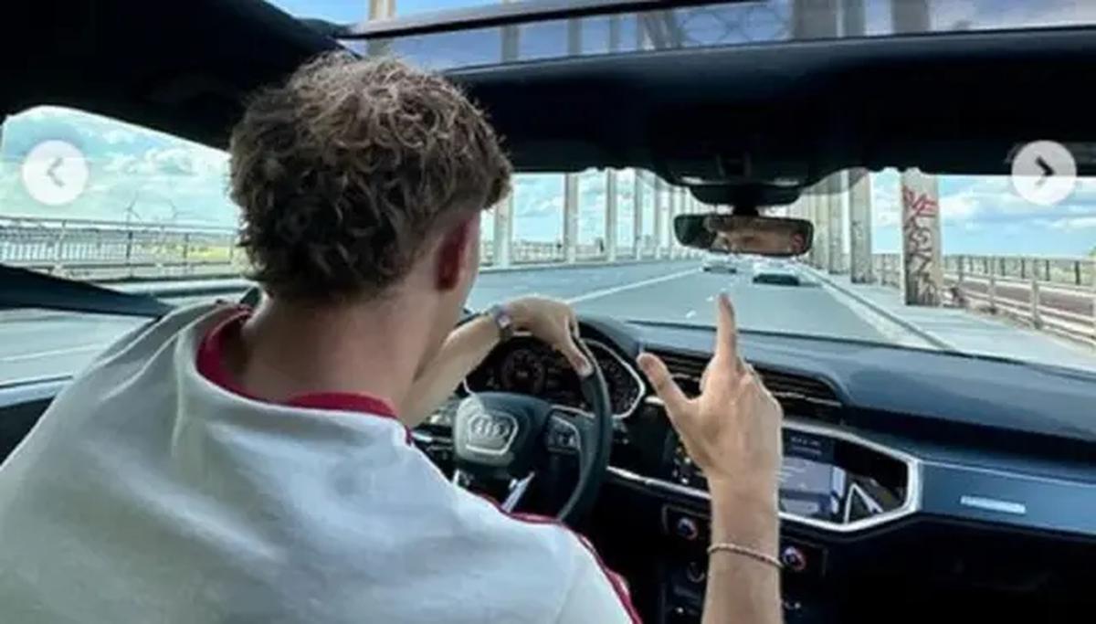 Mengintip Selera Mobil Keren Striker Timnas Indonesia Ole Romeny (instagram @oleromeny)