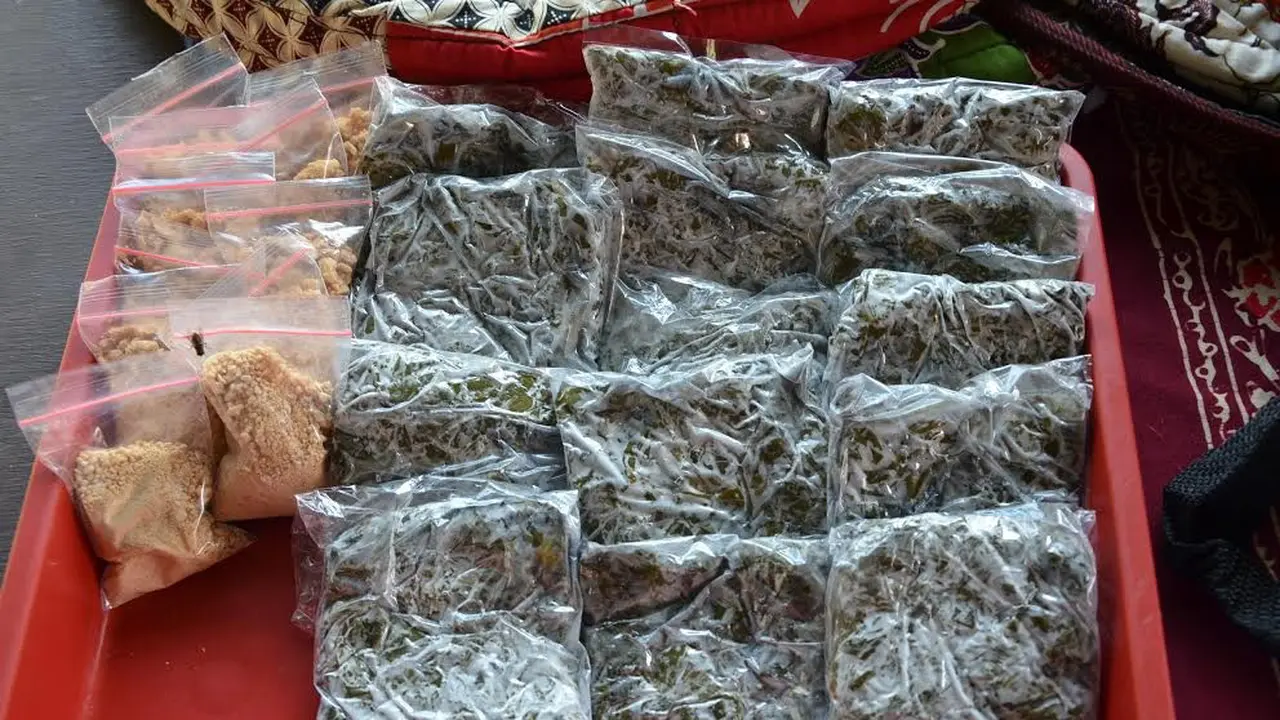 Daun Singkong Naik Kelas Jadi Tempe