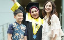 Potret Lala Jalani Wisuda S1 dengan IPK 3,57, Nagita Slavina dan Rafathar Bahagia Lihat Keberhasilan Karyawannya