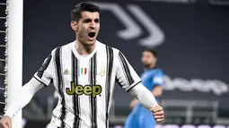 Penyerang Juventus, Alvaro Morata berselebrasi usai mencetak gol ke gawang Spezia pada pertandingan Liga Serie A Italia di Stadion Allianz, Turin, Italia, Rabu (3/3/2021). Juventus kini bertengger di posisi 3 klasemen  dan hanya terpaut 3 angka dari AC Milan. (Marco Alpozzi/LaPresse via AP)