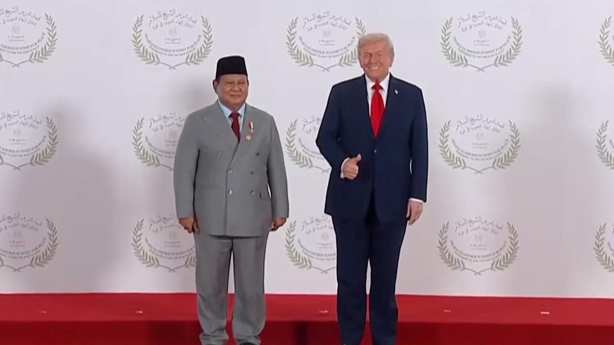 Beri Jempol, Momen Akrab Trump Sambut Prabowo saat Hadiri KTT Perdamaian Gaza di Mesir