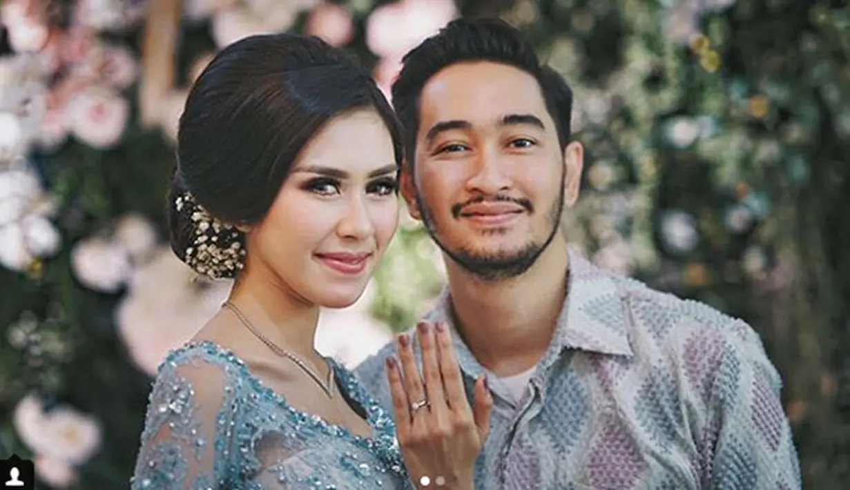 "Mudah-mudahan nanti semua lancar dan bisa menjadi istri yang baik, mandi pagi, ga tidur dan siap-siapin (keperluan) suaminya," lanjut Amy Qanita. (Instagram/syahnazs)