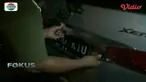 Warga di jalan Otista, Jatinegara, Jakarta Timur, panik saat mengevakuasi bocah yang terjebak di dalam mobil.