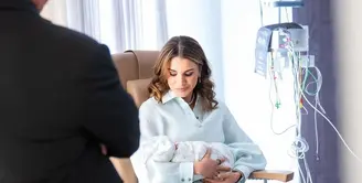 Queen Rania turut menyambut bahagia kelahiran cucu pertamanya dari Pangeran Hussein dan Putri Rajwa (@queenrania)