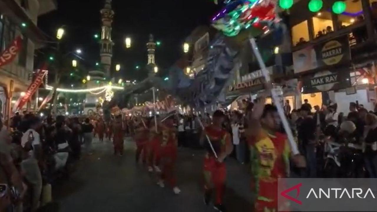 Harmoni Cap Go Meh Ramadan Singkawang: Toleransi Berbalut Cahaya Lampion dan Syahdunya Tarawih