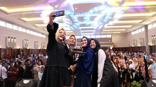 6 Momen Kedekatan Anisa Rahman dan Nissa Sabyan, Mantan Backing Vokal Sabyan Gambus