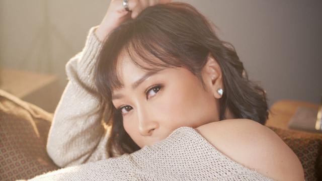 Penyanyi Vitalia Merilis Lagu Baru Hadirmu, Bahas Sumber Kebahagiaan Hidup Hingga Alasan Bangkit