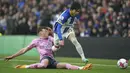 Pada babak pertama, Everton sudah mencetak tiga gol ke gawang Brighton. Abdoulaye Doucoure (1', 29') dan gol bunuh diri kiper Jason Steele (35') membawa Everton unggul. (Adam Davy/PA via AP)