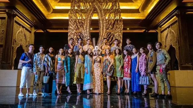 Koleksi busana desainer Franklin Firdaus. (Foto: Dok. Instagram @franksland)