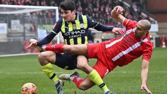 Foto: Abdukodir Khusanov dan Kevin De Bruyne Cetak Gol, Manchester City Susah Payah Taklukkan Leyton Orient di Piala FA