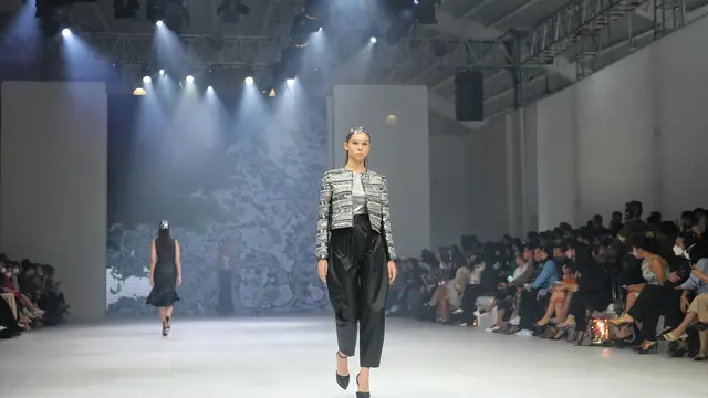 Sinergi Otomotif dan Fashion, Mazda x Jeffry Tan-Yosafat Dwi Kurniawan di Panggung JFW 2023