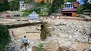Upaya pemulihan dan penyelamatan terus ditingkatkan sejak Senin (30/9/2024). (Prakash MATHEMA/AFP)