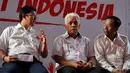 Ali Masykur Musa bersama Hatta Rajasa dan Mahfud MD terlibat perbincangan di Rumah Polonia, Jakarta, Rabu (28/5/2014) (Liputan6.com/Johan Tallo).