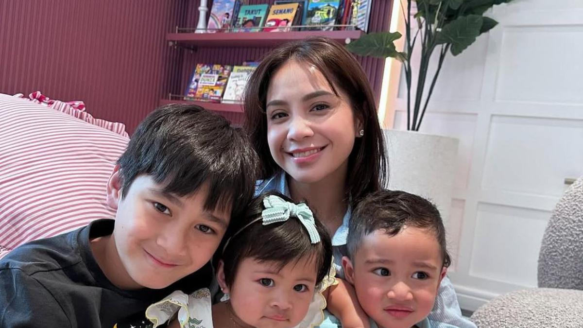 Momen Penuh Makna Raffi Ahmad dan Nagita Slavina Jalankan Sahur Bersama Rayyanza serta Lily