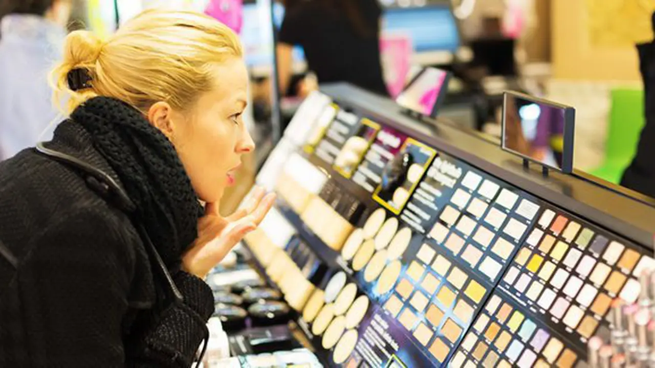 Make up makin banyak jenisnya/copyright: thinkstockphotos.com
