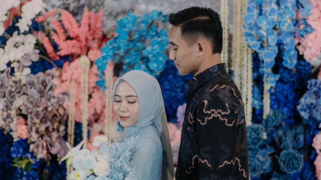 7 Potret Bek Timnas Indonesia Rizky Ridho Melamar Sendy Aulia Setelah 8 Tahun Pacaran, Panen Ucapan Selamat