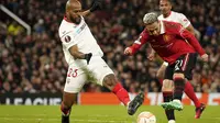 Winger Manchester United, Antony, gagal membawa timnya meraih kemenangan kontra Sevilla pada laga leg pertama perempat final Liga Europa di Old Trafford, Jumat (14/4/2023) dini hari WIB. Dalam duel itu, MU harus puas meraih hasil imbang 2-2. (AP Photo/Dave Thompson)