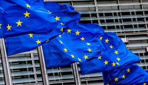 Ilustrasi bendera Uni Eropa di kantor pusatnya di Brussels (AP Photo)