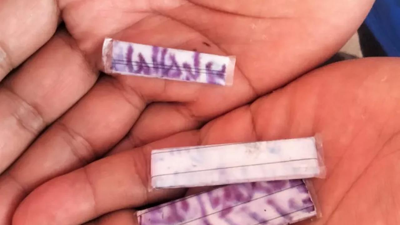 Untuk diketahui setiap harinya pelaksanaan SKD Kemenkumham di Jatim yang dilaksanakan di Politeknik Pelayaran Surabaya diagendakan diikuti 1.800 orang yang pelaksanaannya dibagi menjadi 4 sesi.