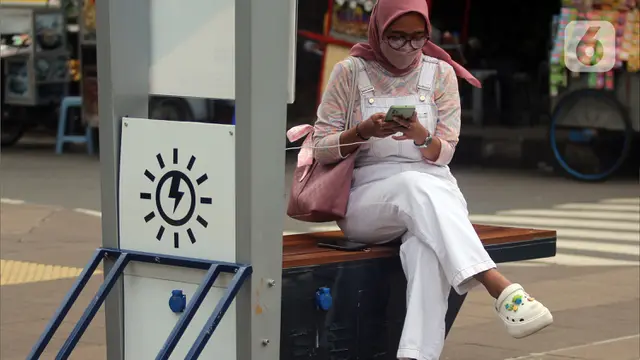 Listrik Tenaga Surya di Kawasan Dukuh Atas