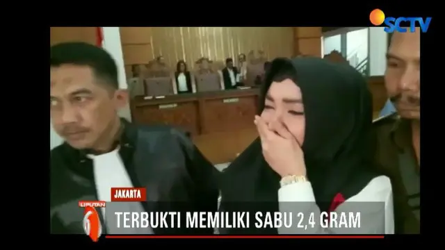 Tangis Histeris Roro Fitria Usai Divonis 4 Tahun Penjara