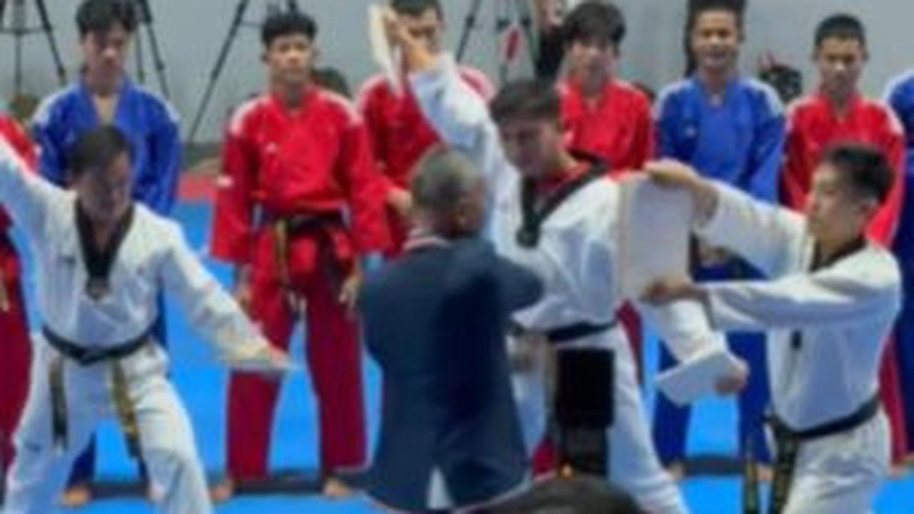 Aksi keren dipertontonkan oleh Letjen TNI Richard Taruli Horja Tampubolon saat menghadiri acara Taekwondo di Dewa United Arena, Tangerang pada Selasa (27/2) lalu.
