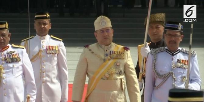VIDEO: Raja Malaysia ke-15 Turun Takhta