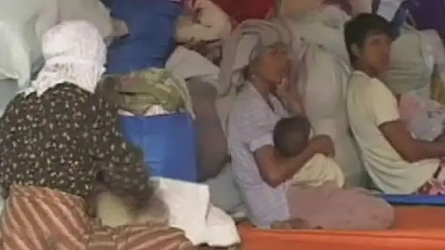 Tinggal di Pengungsian, Korban Gempa Aceh Kedinginan