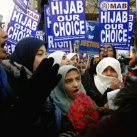 Lelaki Inggris ini mengaku lebih berhasrat dengan perempuan yang justru menutupi auratnya.