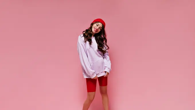 Mix and Match Warna Pink agar Look Kamu Tetap Stylish dan Dewasa (photo by freepik.com)