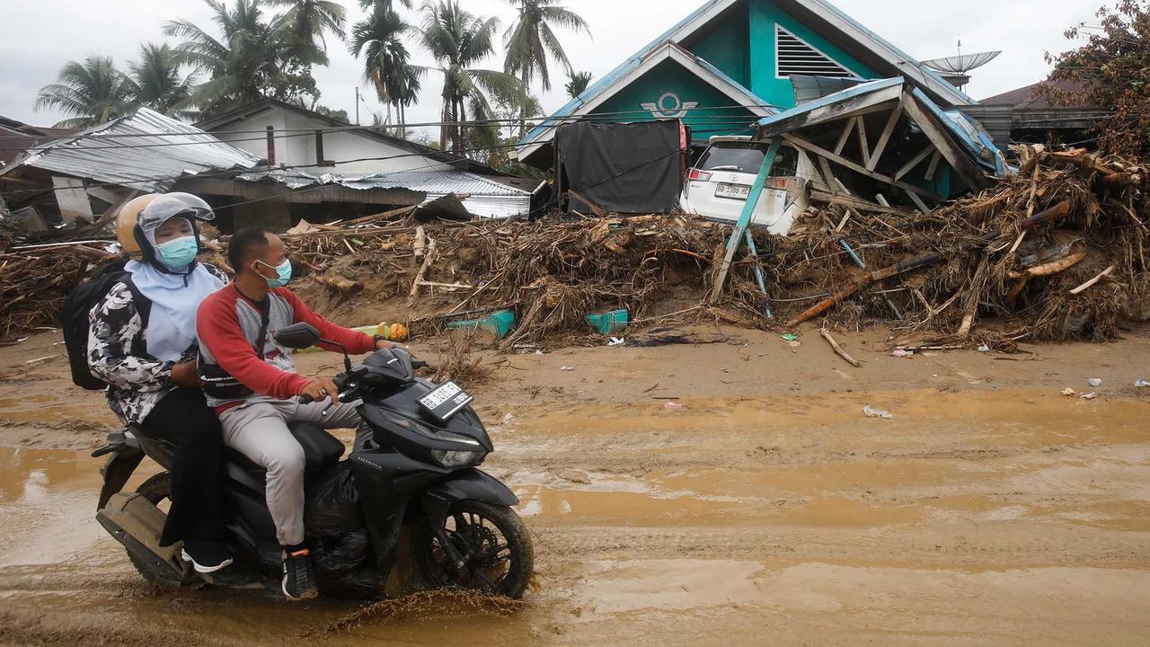 FOTO: Kerusakan Parah Akibat Banjir Bandang di Batang Toru, Tapanuli Selatan