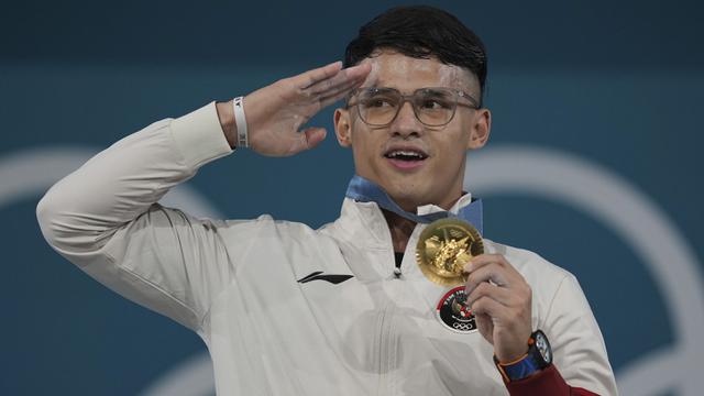 Foto: Pecahkan Rekor Olimpiade, Rizki Juniansyah Sumbang Emas Kedua Indonesia di Olimpiade Paris 2024