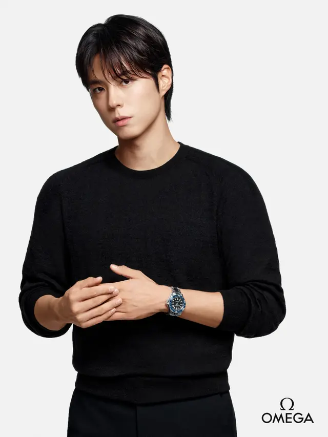 Park Bo-gum Resmi Jadi Brand Ambassador OMEGA, Pancarkan Maskulinitas Elegan Lewat Jam Tangan Rp153 Juta