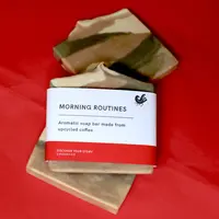 Mengurangi limbah ampas kopi, KISAKU mengolahnya menjadi sabun batangan (Foto: Kisaku)