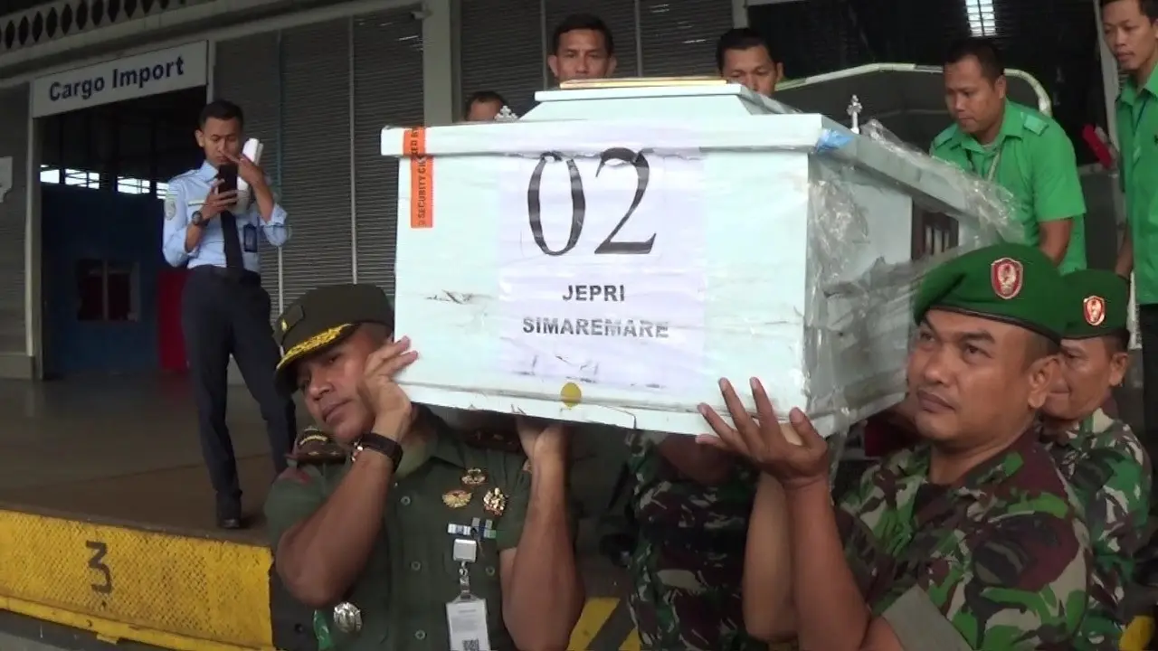 Warga Korban KKB Papua Tiba di Bandara Kualanamu