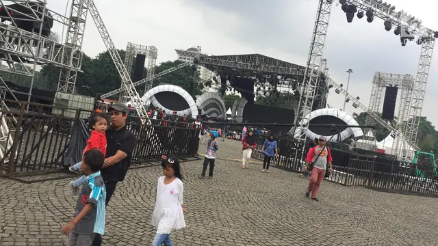 Panggung untuk Malam Pergantian Tahun di Monas