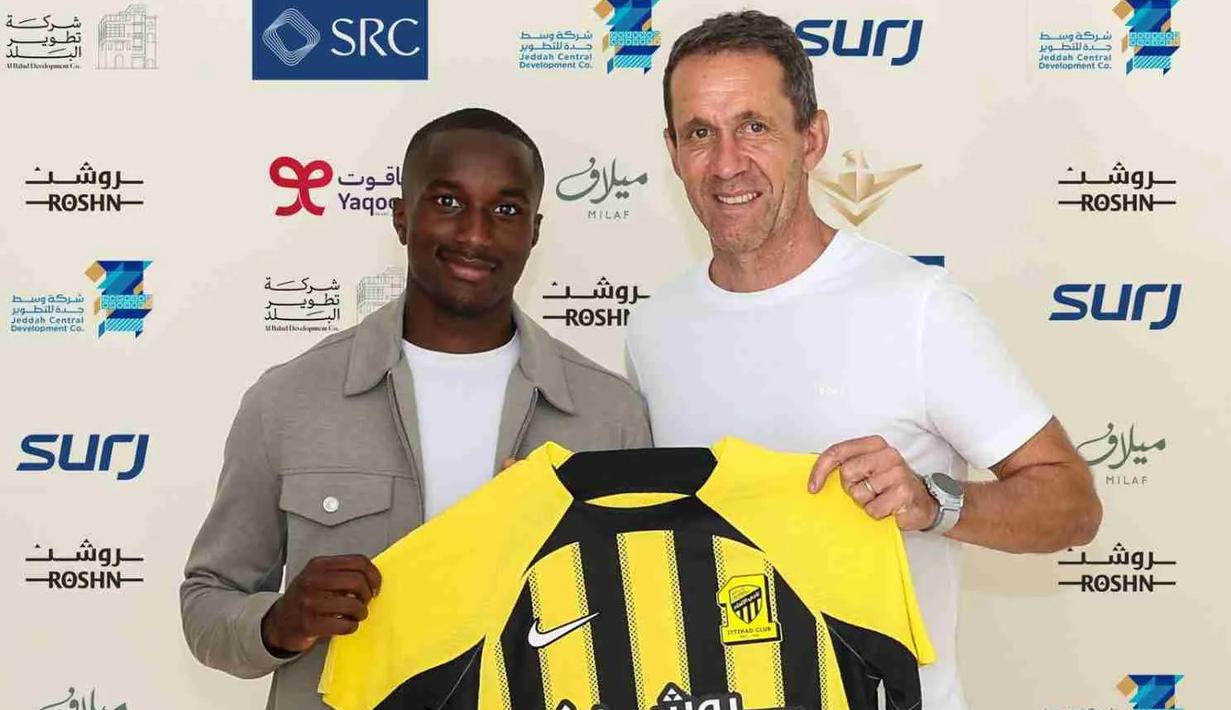 Hanya semusim berseragam Aston Villa pada 2023/2024, sayap kanan asal Prancis, Moussa Diaby memilih bergabung dengan klub Saudi Pro League Al Ittihad pada awal musim 2024/2025. Al Ittihad rela mengeluarkan dana sebesar 60 juta euro (Rp1,03 triliun) dan menobatkannya sebagai pembelian termahal klub Saudi Pro League musim ini. (europacalcio.it)