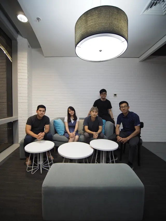 Grup musik Bobby & The Opis baru saja merelease album mereka bertajuk Kisah Terindah Hidup Kita