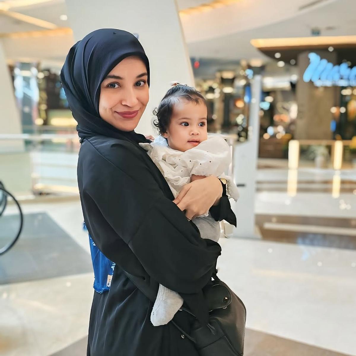 Momen Zaskia Sungkar Akhirnya Ungkap Wajah Baby Humaira ke Publik, Disebut Mirip dengan Masa Kecilnya